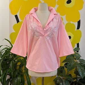 Vintage 1970s Caro Honolulu Floral Embroidered Hawaiian Button Up Popover Blouse